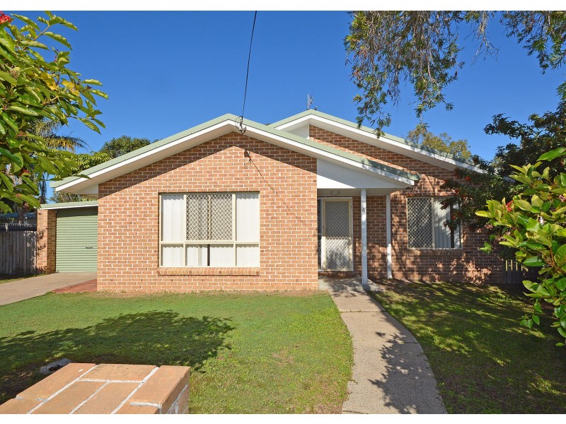 4 Whittaker Close, Urangan QLD 4655