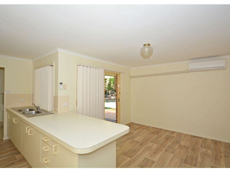 4 Whittaker Close, Urangan QLD 4655