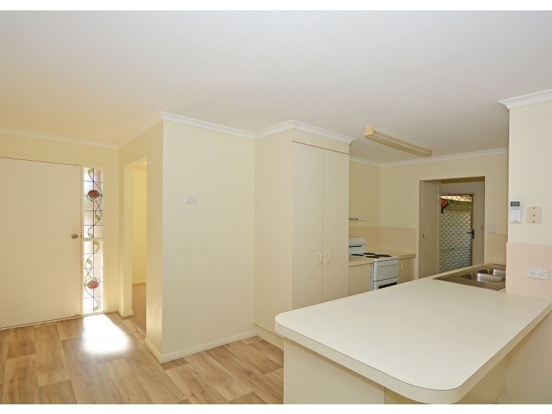4 Whittaker Close, Urangan QLD 4655