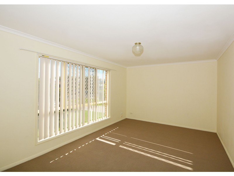 4 Whittaker Close, Urangan QLD 4655
