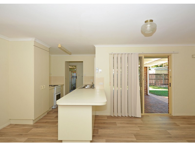4 Whittaker Close, Urangan QLD 4655