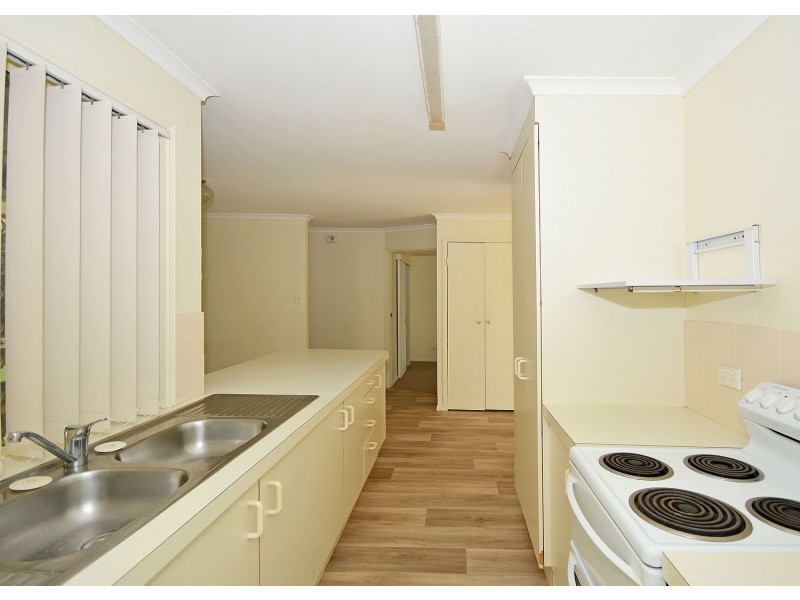 4 Whittaker Close, Urangan QLD 4655