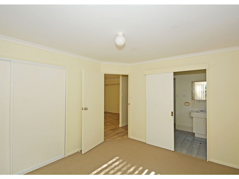 4 Whittaker Close, Urangan QLD 4655