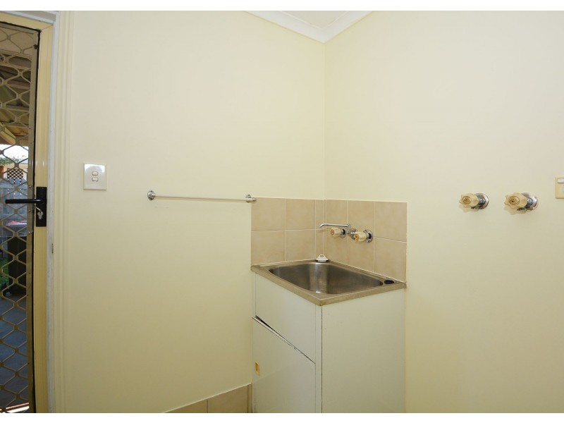 4 Whittaker Close, Urangan QLD 4655