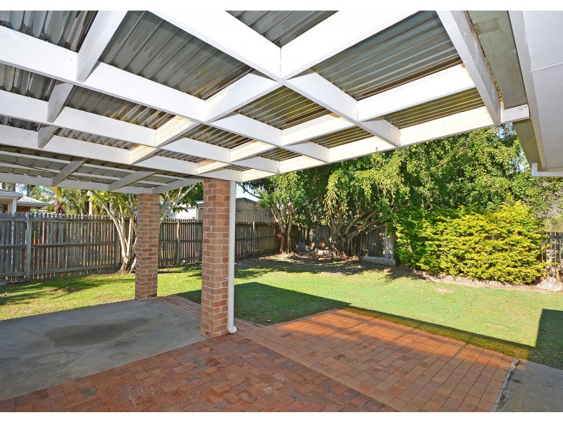 4 Whittaker Close, Urangan QLD 4655