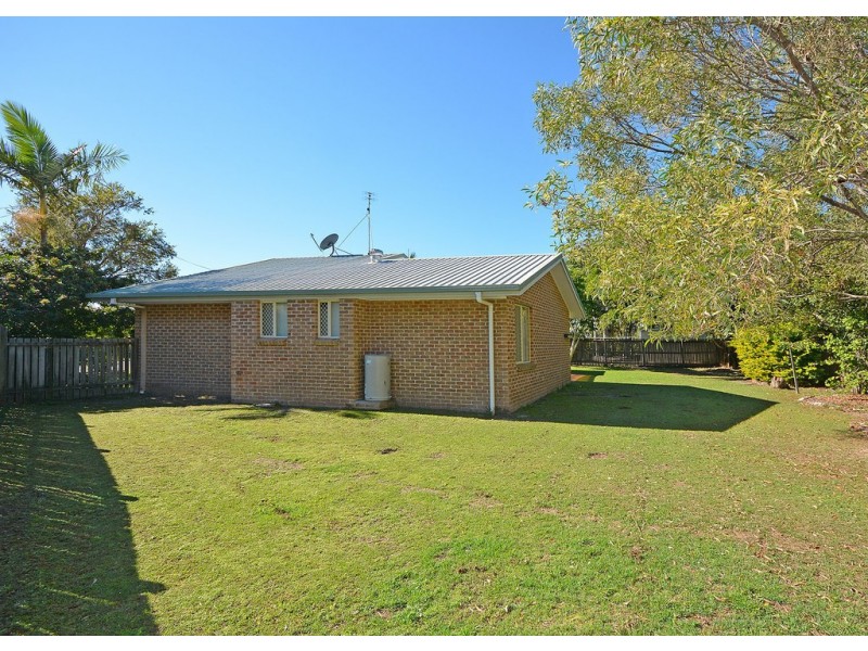4 Whittaker Close, Urangan QLD 4655
