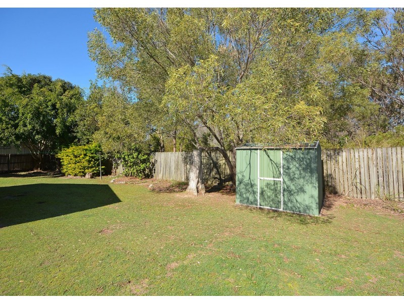 4 Whittaker Close, Urangan QLD 4655