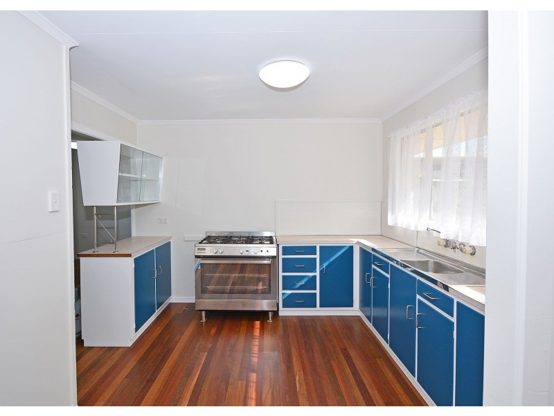218 Cypress Street, Urangan QLD 4655