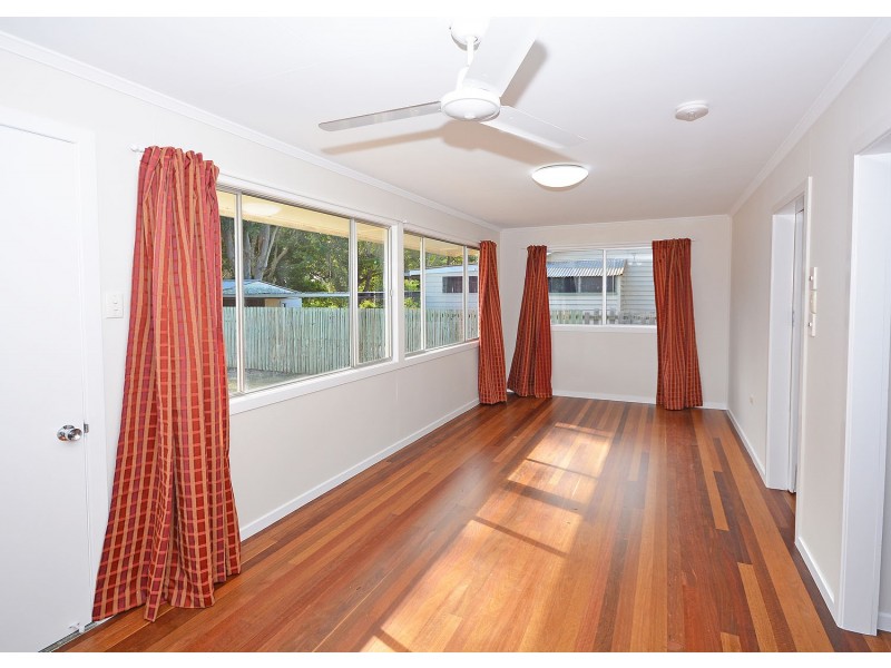 218 Cypress Street, Urangan QLD 4655