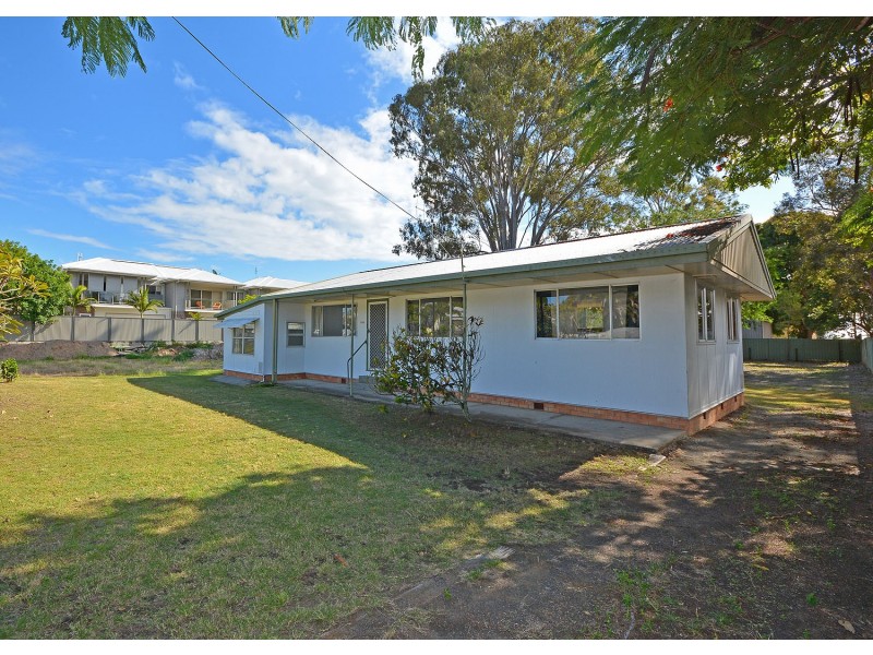 218 Cypress Street, Urangan QLD 4655