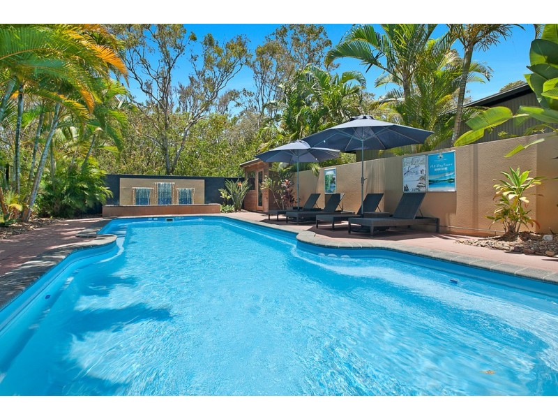 2/80 Moolyyir Street, Urangan QLD 4655