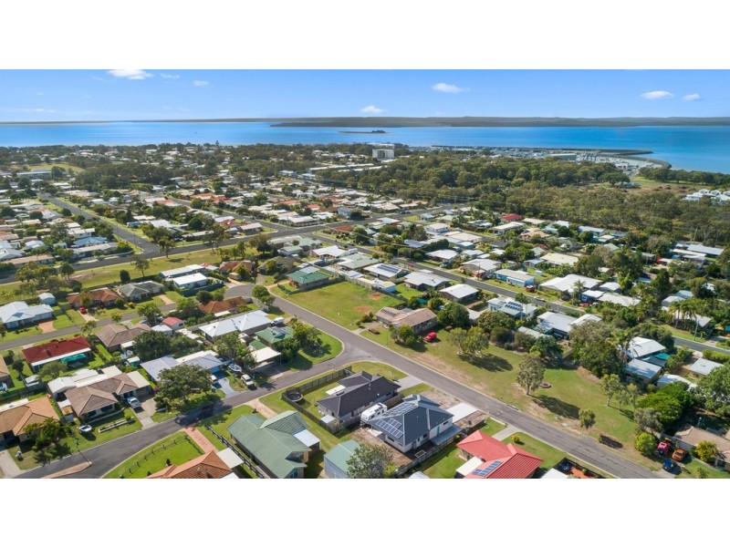 21 Merlin Drive, Urangan QLD 4655