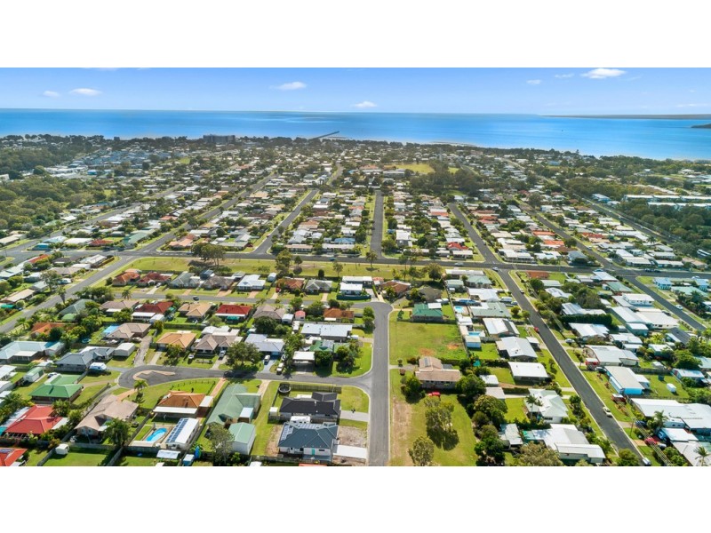 21 Merlin Drive, Urangan QLD 4655