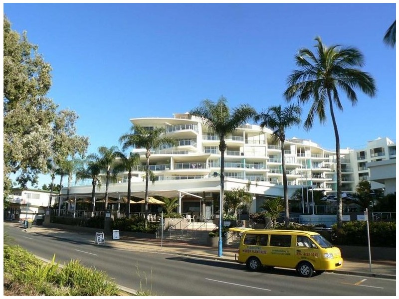 205/569 Charlton Esplanade, Urangan QLD 4655