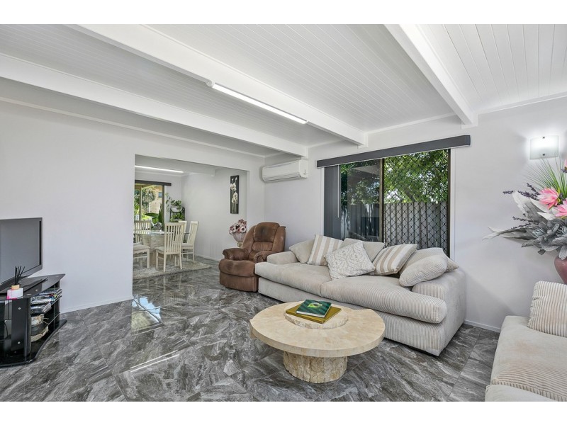 12 Flinders Street, Point Vernon QLD 4655