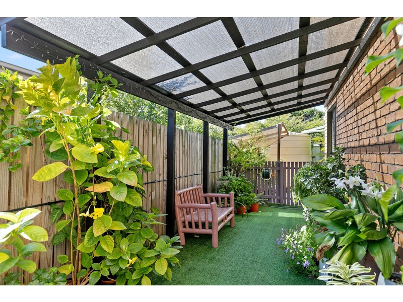 12 Flinders Street, Point Vernon QLD 4655