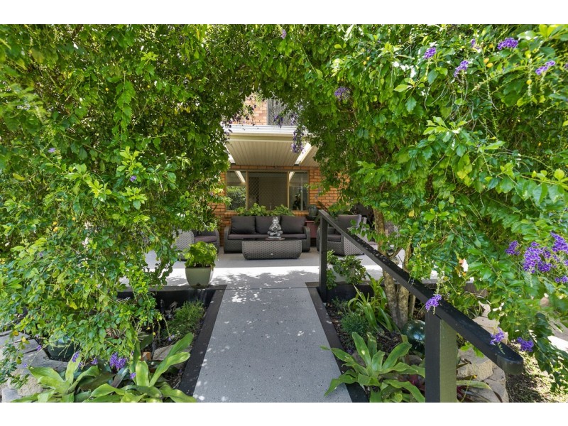 12 Flinders Street, Point Vernon QLD 4655