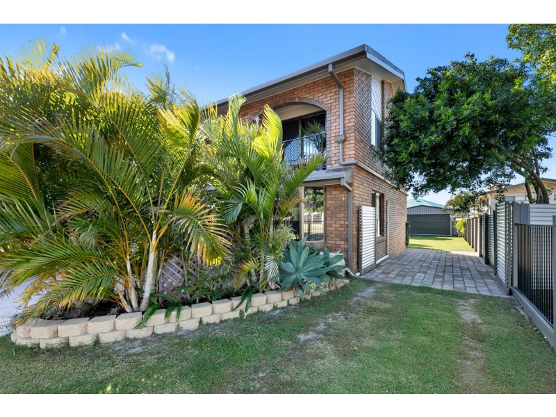 12 Flinders Street, Point Vernon QLD 4655