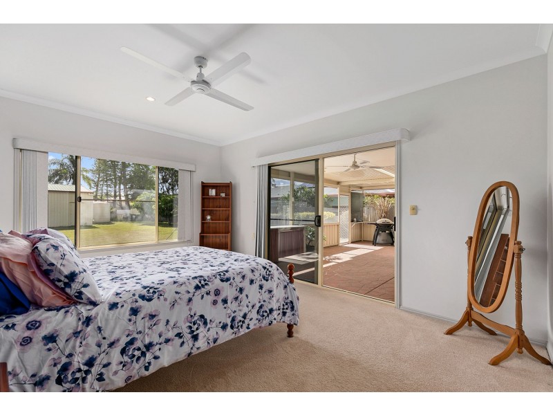 25 Corser Street, Point Vernon QLD 4655