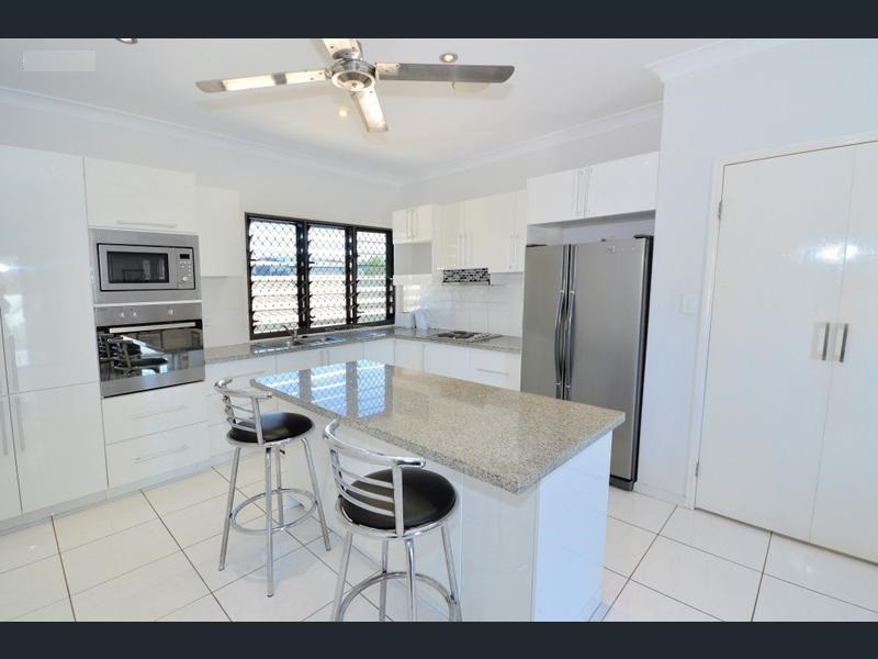 112 Riverview Drive, Burrum Heads QLD 4659