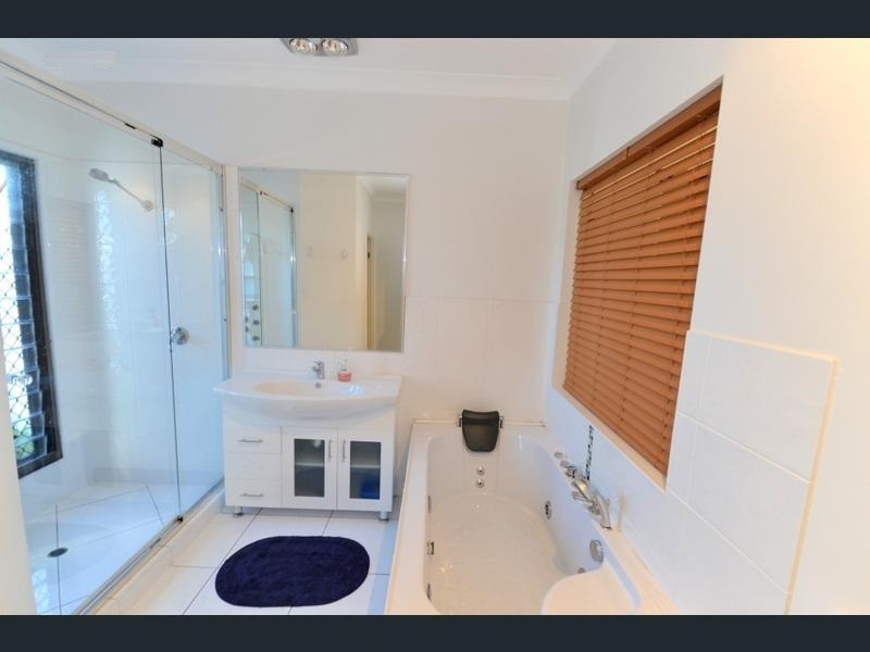 112 Riverview Drive, Burrum Heads QLD 4659