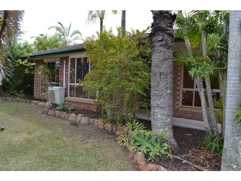 24 Deloraine Avenue, Urangan QLD 4655