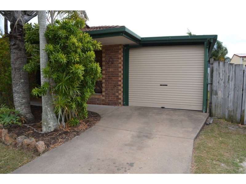 24 Deloraine Avenue, Urangan QLD 4655