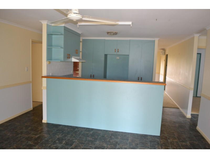 24 Deloraine Avenue, Urangan QLD 4655