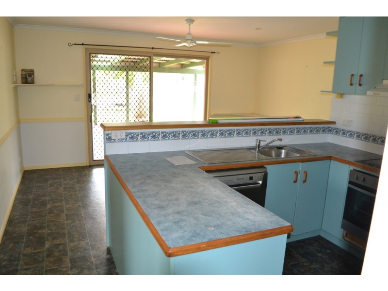 24 Deloraine Avenue, Urangan QLD 4655