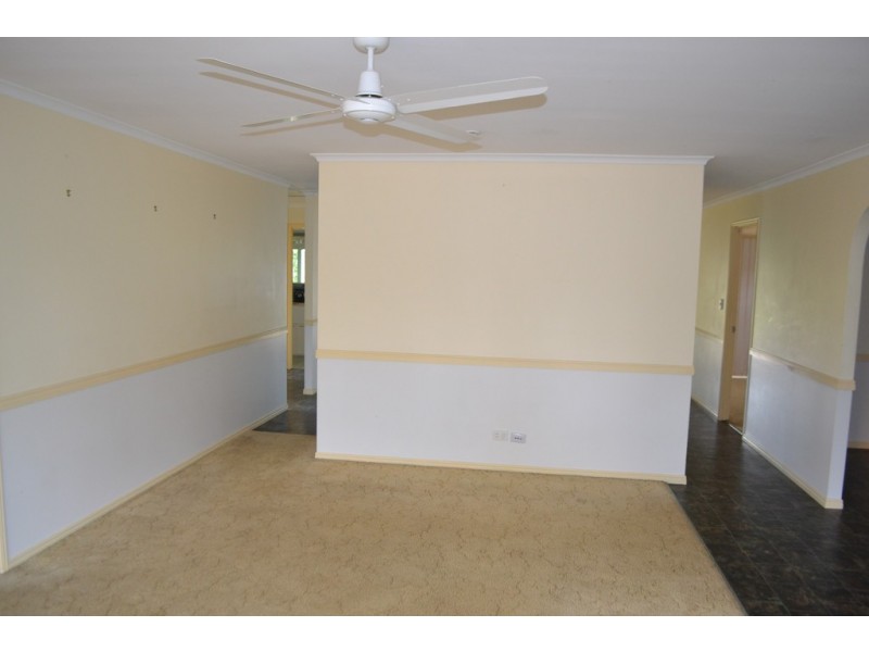 24 Deloraine Avenue, Urangan QLD 4655