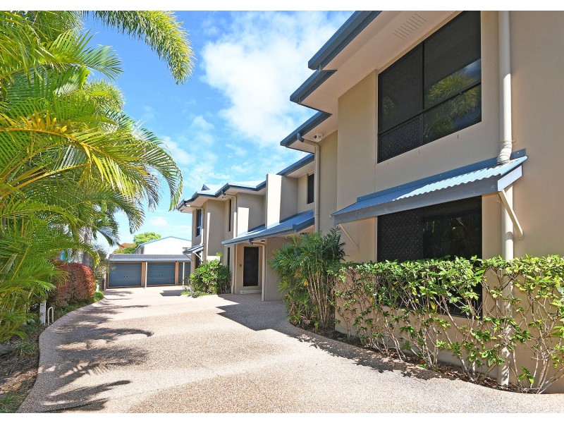 2/580 Esplanade, Urangan QLD 4655