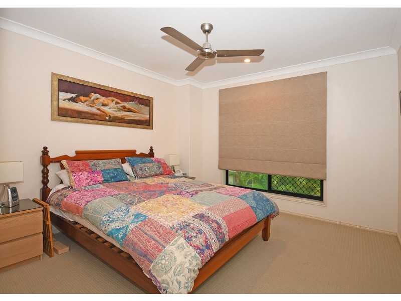 2/580 Esplanade, Urangan QLD 4655