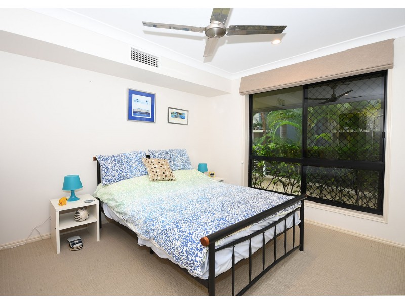 2/580 Esplanade, Urangan QLD 4655