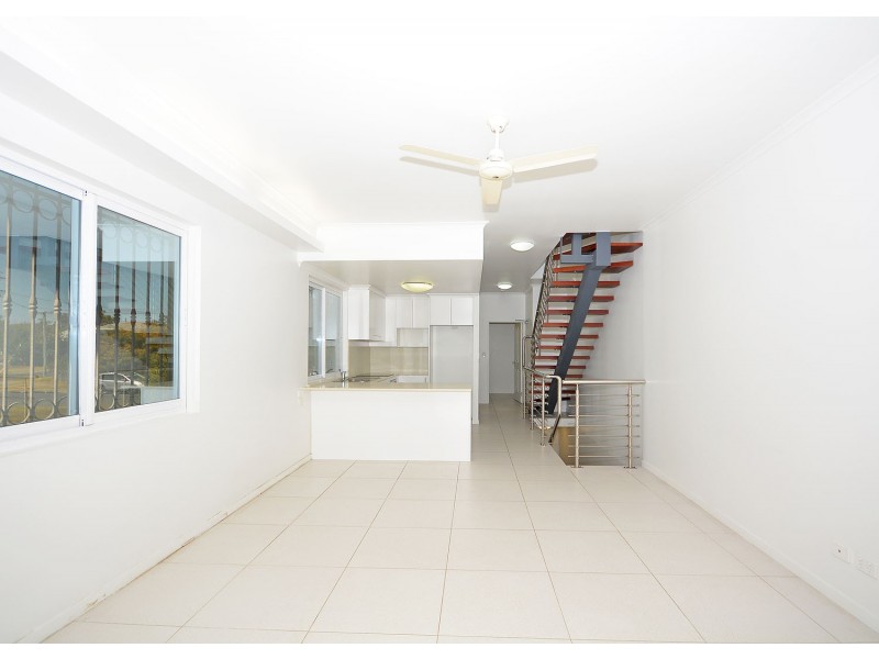 Unit 1, 13-19 Hythe St, Pialba QLD 4655