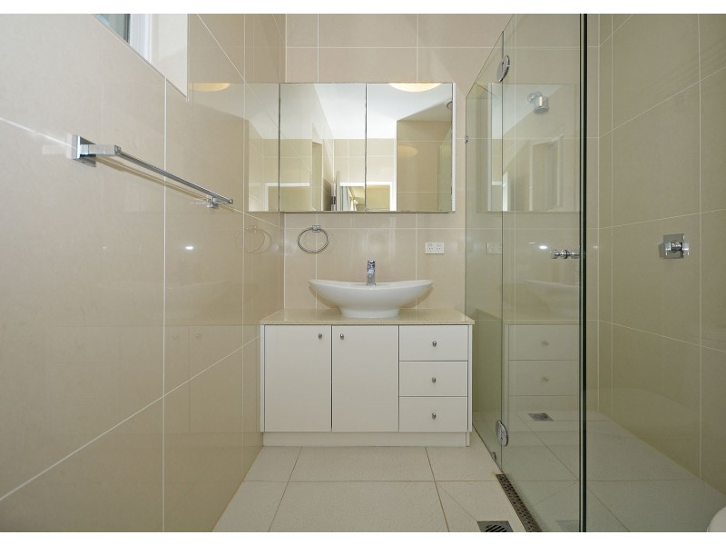 Unit 1, 13-19 Hythe St, Pialba QLD 4655