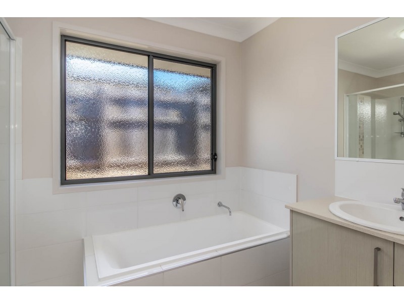 29 Bayridge Heights Drive, Nikenbah QLD 4655