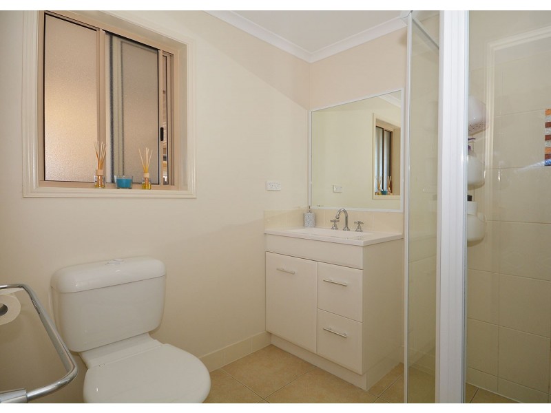 27 Spinnaker Drive, Point Vernon QLD 4655