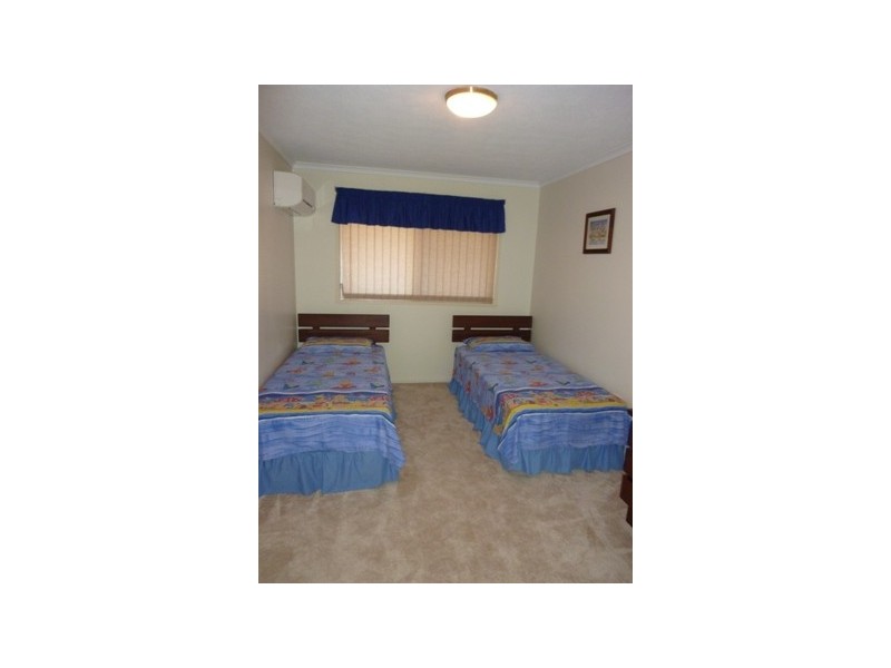 14 ROBERT STREET, Torquay QLD 4655