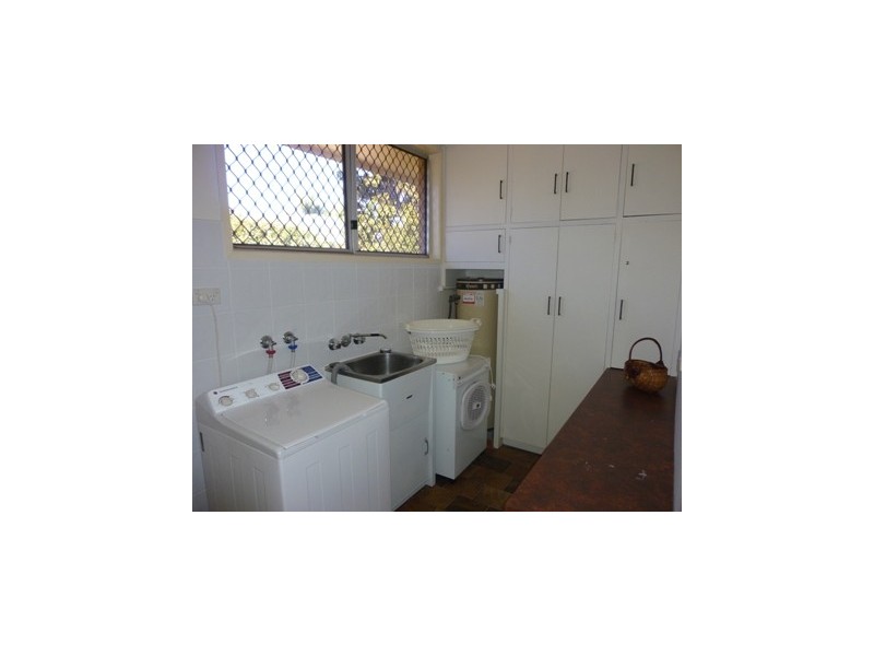 14 ROBERT STREET, Torquay QLD 4655