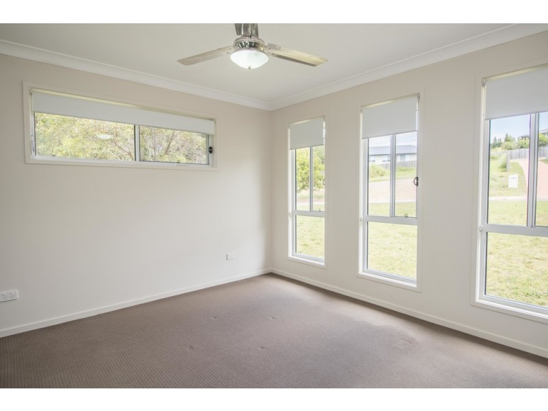 18 Steel Street, Nikenbah QLD 4655