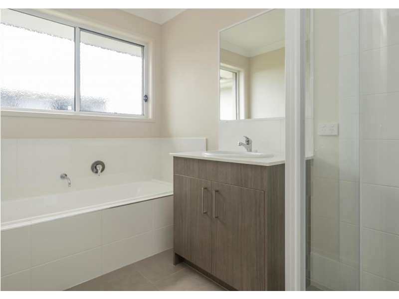 18 Steel Street, Nikenbah QLD 4655