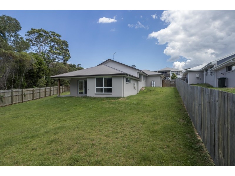 18 Steel Street, Nikenbah QLD 4655