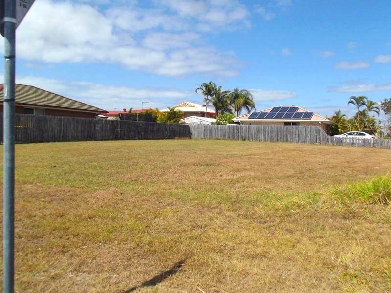 16 Hood Street, Urangan QLD 4655