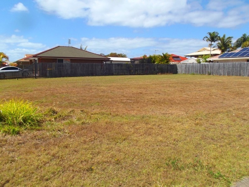 16 Hood Street, Urangan QLD 4655