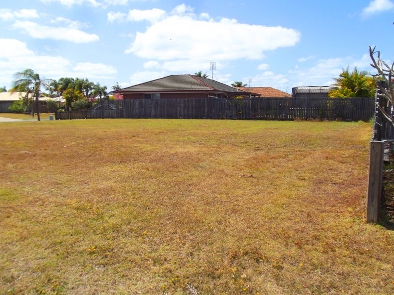 16 Hood Street, Urangan QLD 4655