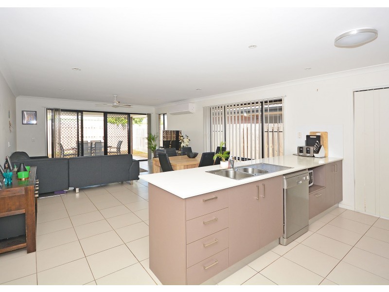 14 Roebuck Street, Urraween QLD 4655