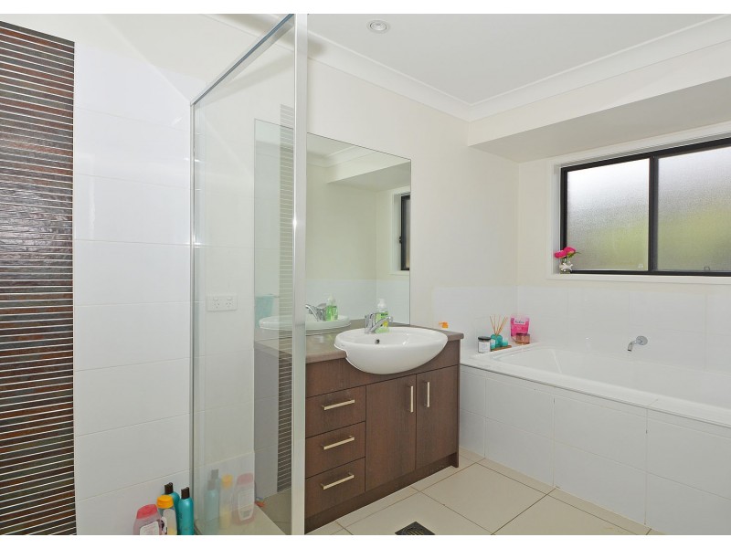 14 Roebuck Street, Urraween QLD 4655
