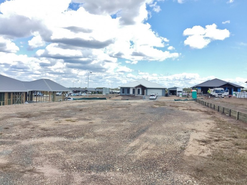 3 Blackpepper Ave, Nikenbah QLD 4655