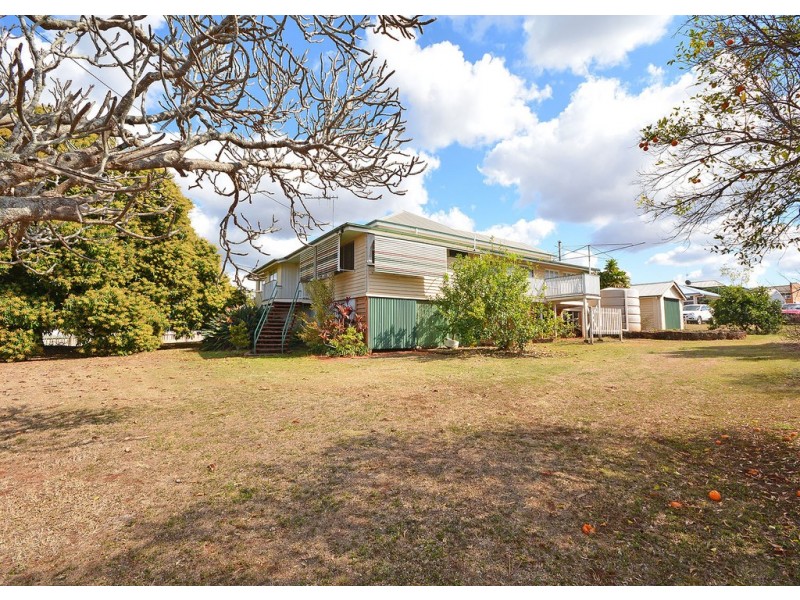 7 Macrossan Street, Childers QLD 4660