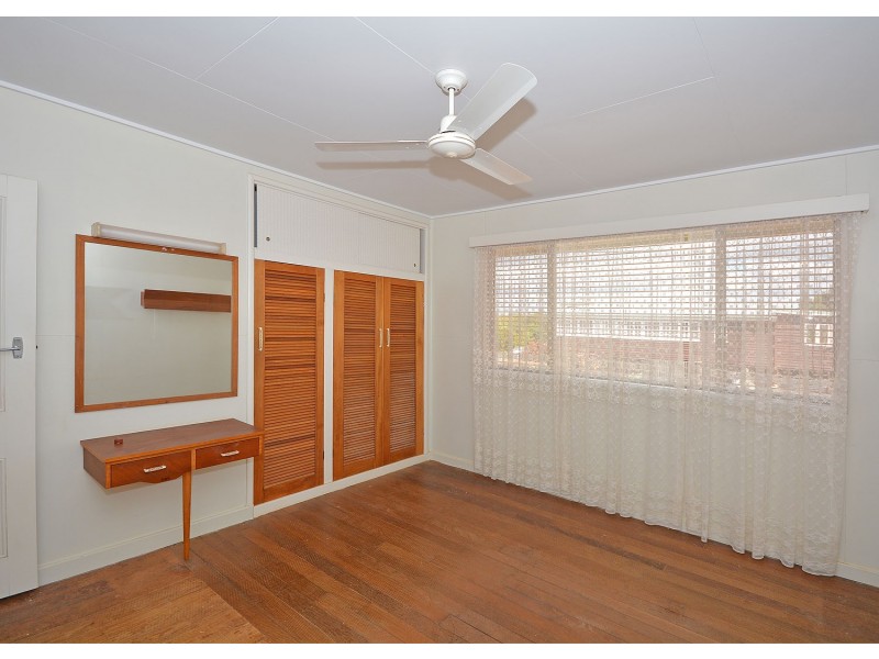 7 Macrossan Street, Childers QLD 4660